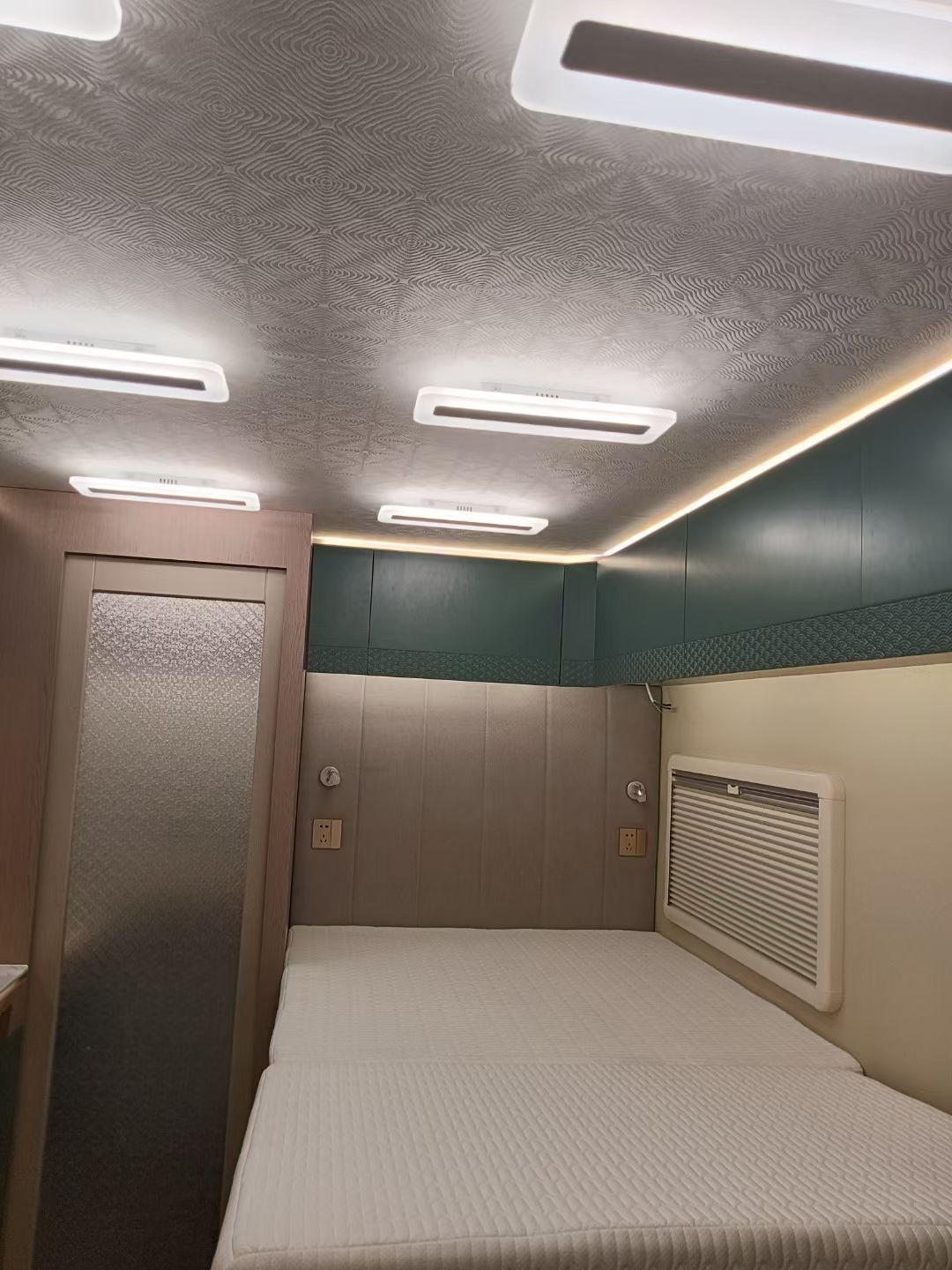 Volare 700P Expedition 6 Berth Motorhome