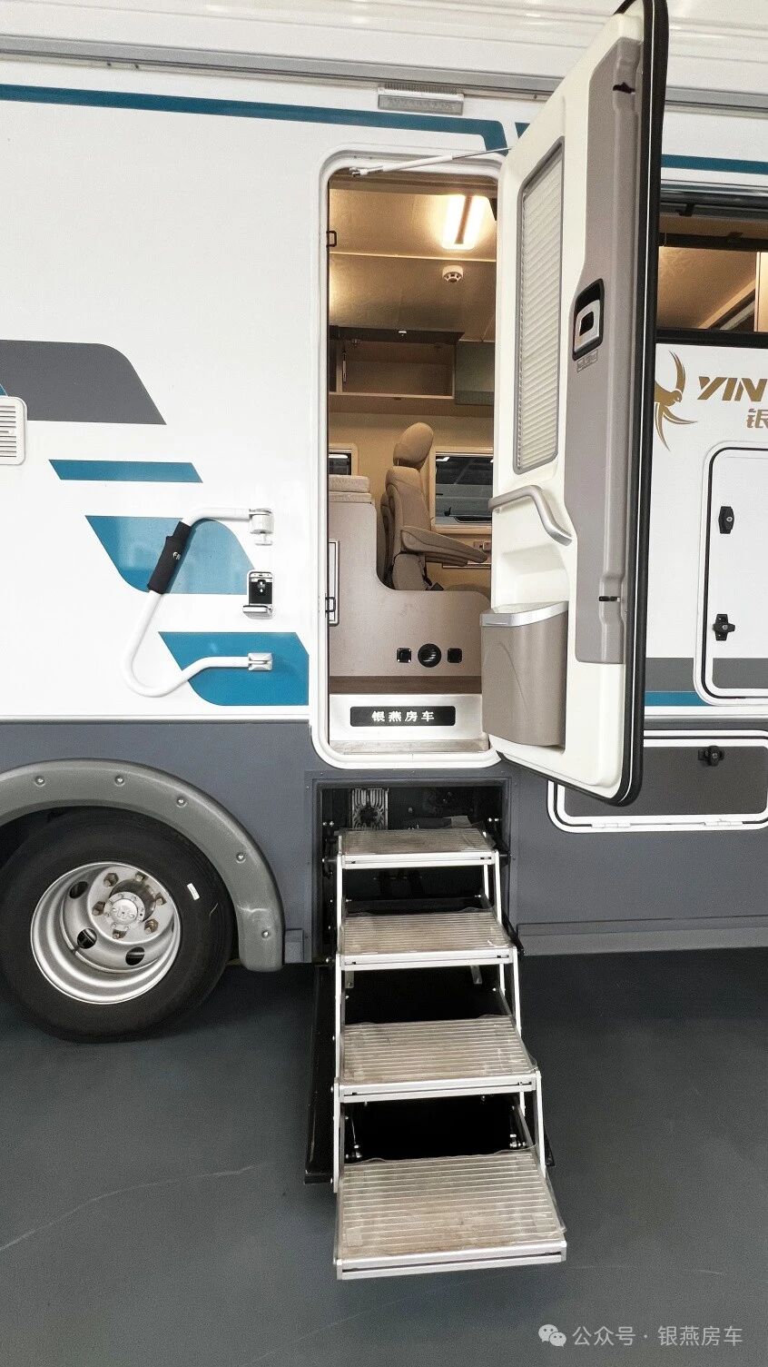 Volare 700P Expedition 6 Berth Motorhome