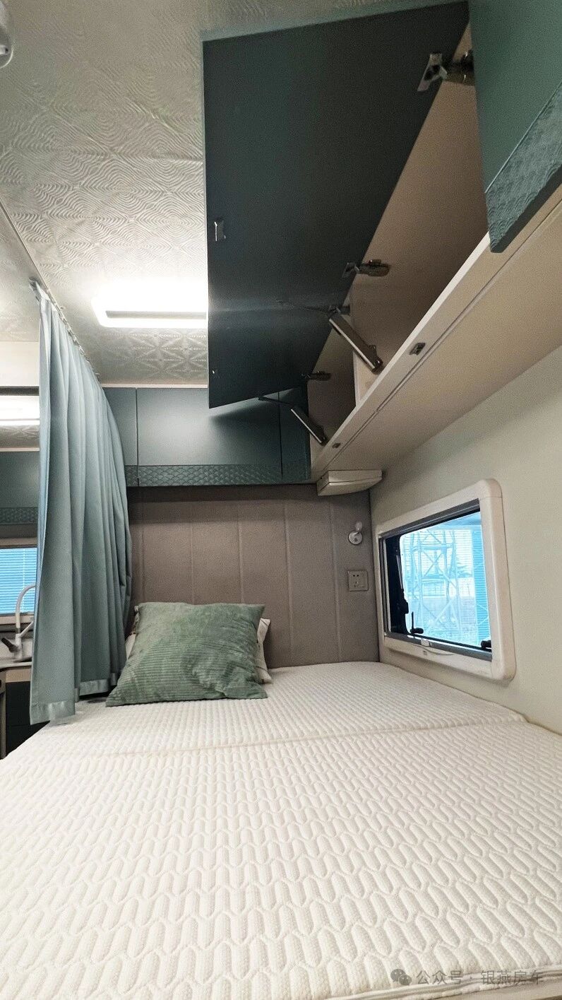 Volare 700P Expedition 6 Berth Motorhome